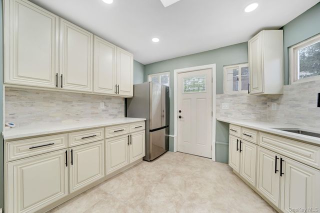 1852 E 34th Street, Brooklyn, NY 11234