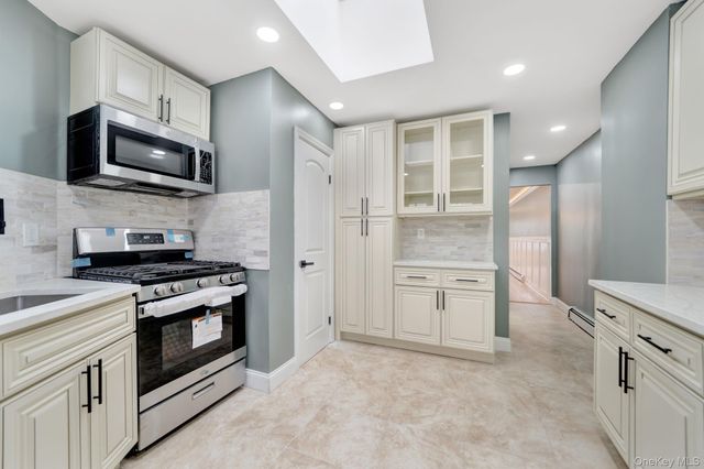 1852 E 34th Street, Brooklyn, NY 11234