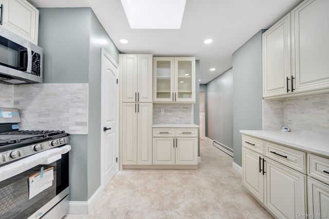 1852 E 34th Street, Brooklyn, NY 11234