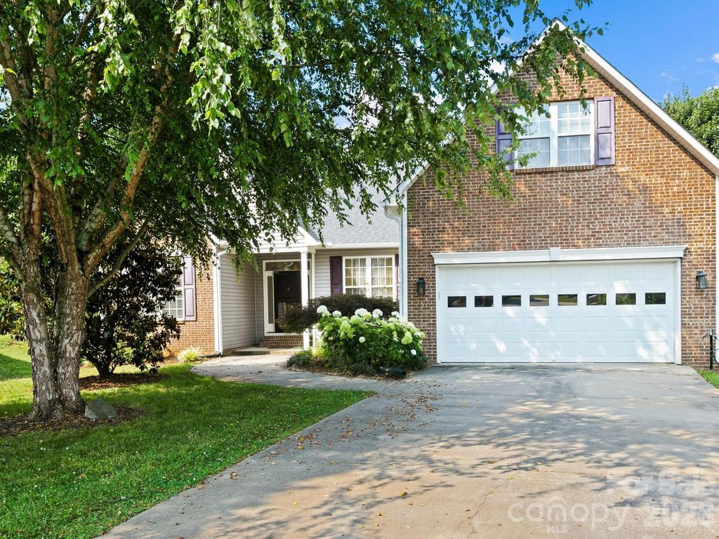 412 Silo Drive, Asheville, NC 28806