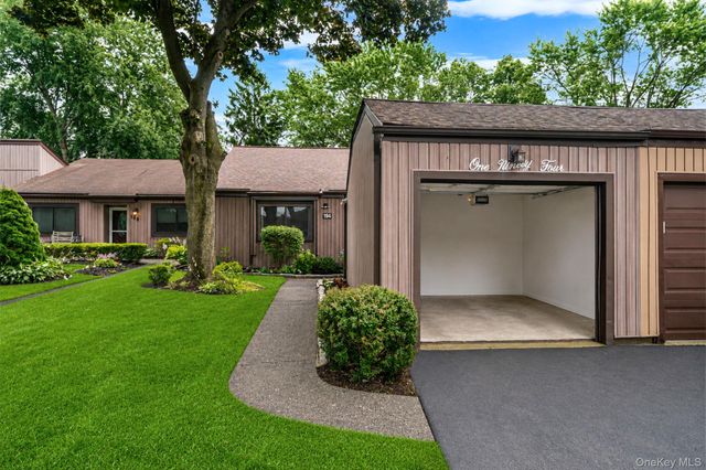 194 Strathmore Gate Drive, Stony Brook, NY 11790