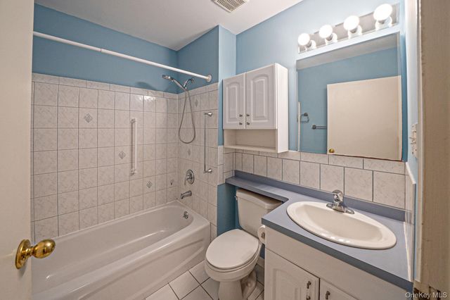 194 Strathmore Gate Drive, Stony Brook, NY 11790