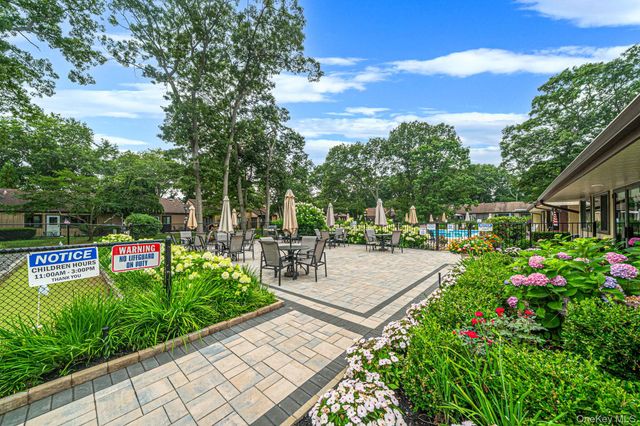 194 Strathmore Gate Drive, Stony Brook, NY 11790