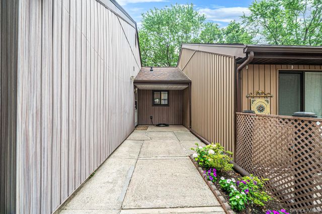 194 Strathmore Gate Drive, Stony Brook, NY 11790