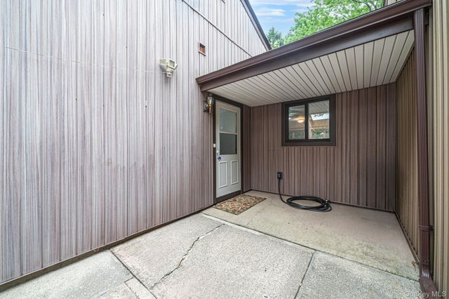 194 Strathmore Gate Drive, Stony Brook, NY 11790