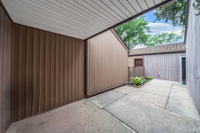 194 Strathmore Gate Drive, Stony Brook, NY 11790