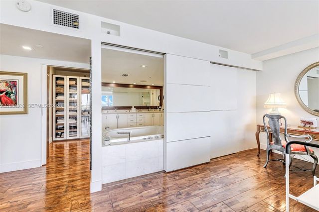 11113 Biscayne Blvd 1258, Miami, FL 33181