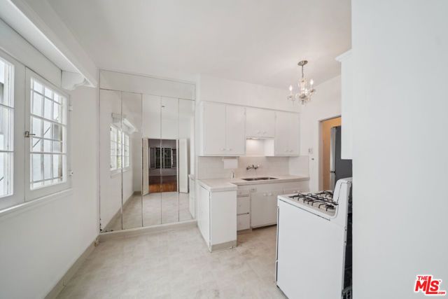 140 S Elm Drive 1, Beverly Hills, CA 90212