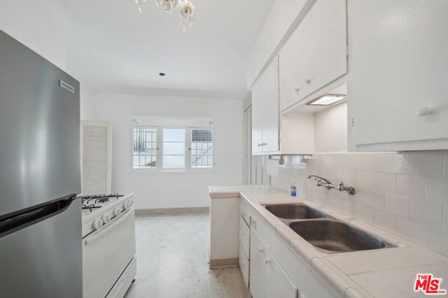 140 S Elm Drive 1, Beverly Hills, CA 90212