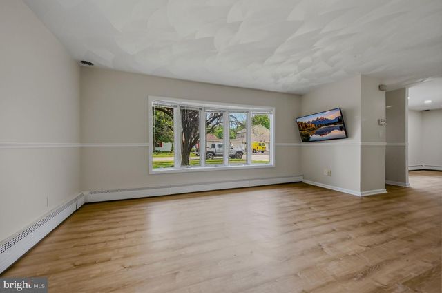24 KELLER RD, Newark, DE 19713