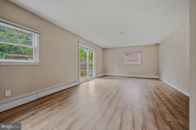 24 KELLER RD, Newark, DE 19713