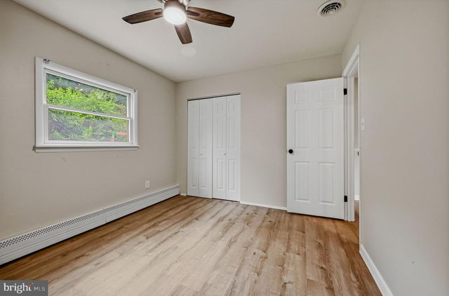 24 KELLER RD, Newark, DE 19713