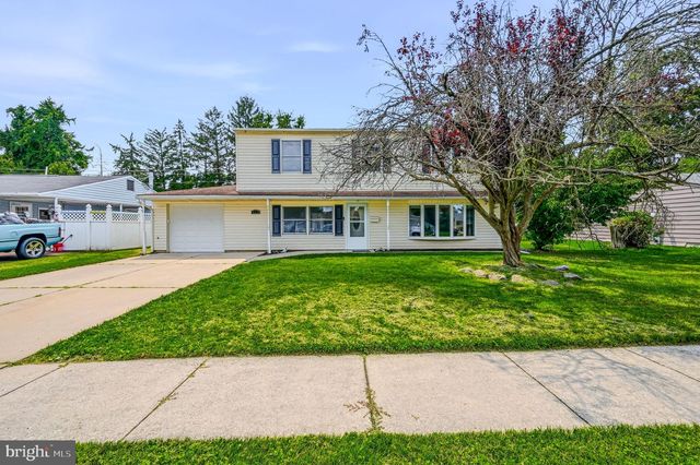 24 KELLER RD, Newark, DE 19713