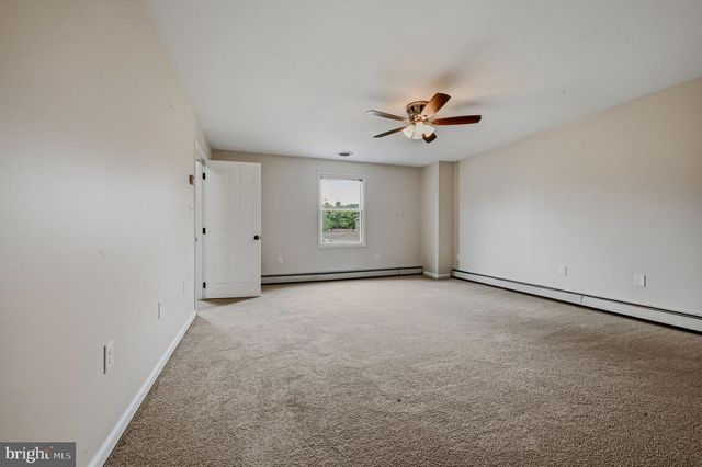 24 KELLER RD, Newark, DE 19713