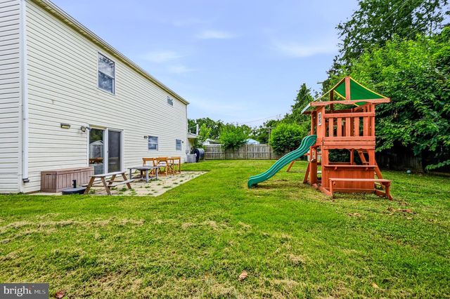 24 KELLER RD, Newark, DE 19713