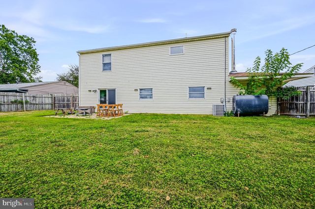 24 KELLER RD, Newark, DE 19713