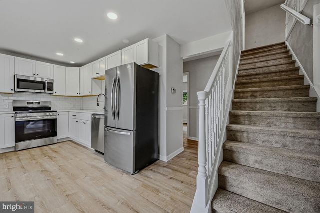 24 KELLER RD, Newark, DE 19713