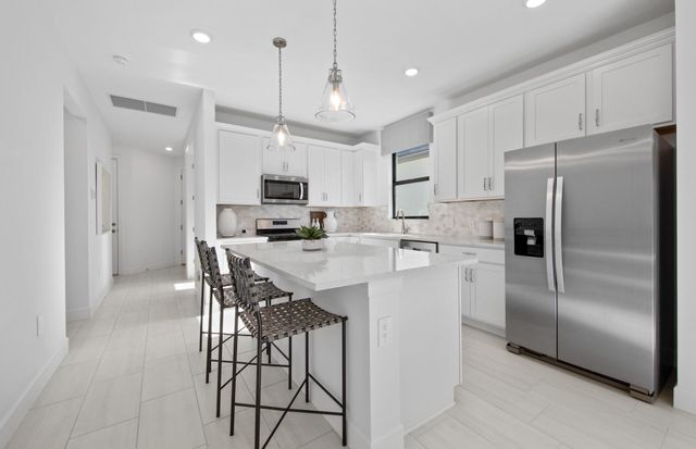 2114 Sequoia, Naples, FL 34120
