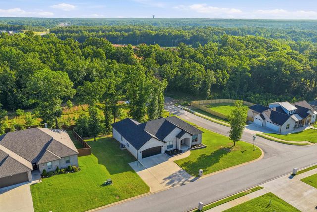 8568 Rapid Water Dr, Sherwood, AR 72120