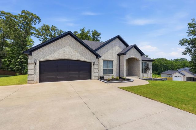 8568 Rapid Water Dr, Sherwood, AR 72120