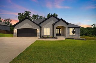 8568 Rapid Water Dr, Sherwood, AR 72120