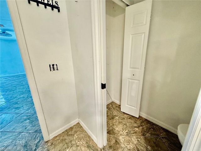 4070 Golden Gate BLVD E, Naples, FL 34120