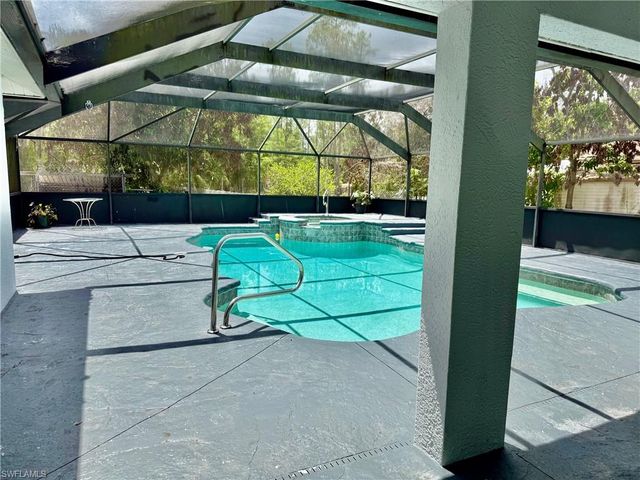 4070 Golden Gate BLVD E, Naples, FL 34120