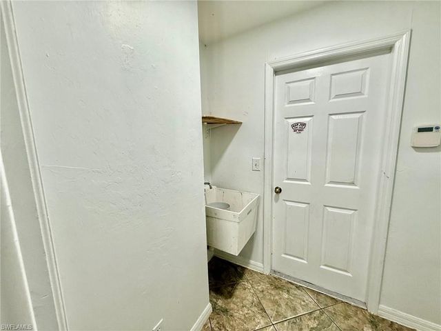 4070 Golden Gate BLVD E, Naples, FL 34120