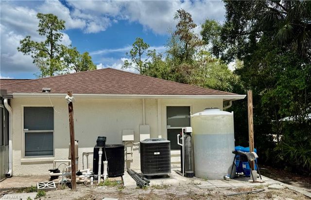 4070 Golden Gate BLVD E, Naples, FL 34120