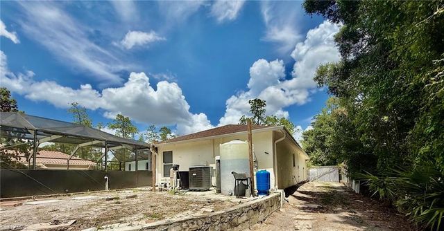 4070 Golden Gate BLVD E, Naples, FL 34120