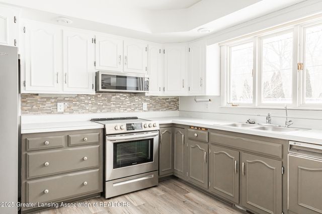 998 Walbridge Drive, East Lansing, MI 48823