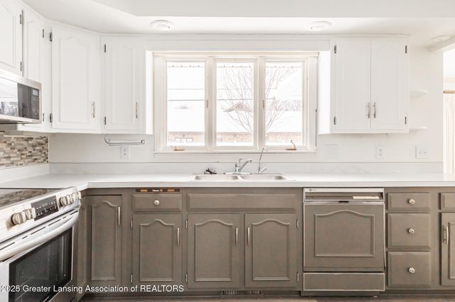 998 Walbridge Drive, East Lansing, MI 48823