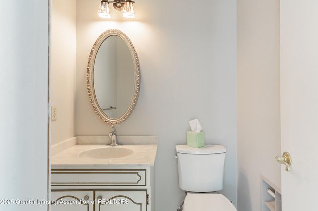 998 Walbridge Drive, East Lansing, MI 48823