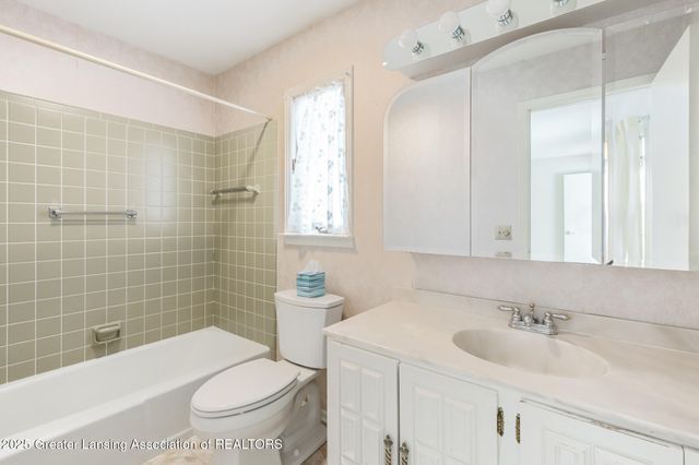 998 Walbridge Drive, East Lansing, MI 48823