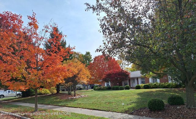 998 Walbridge Drive, East Lansing, MI 48823