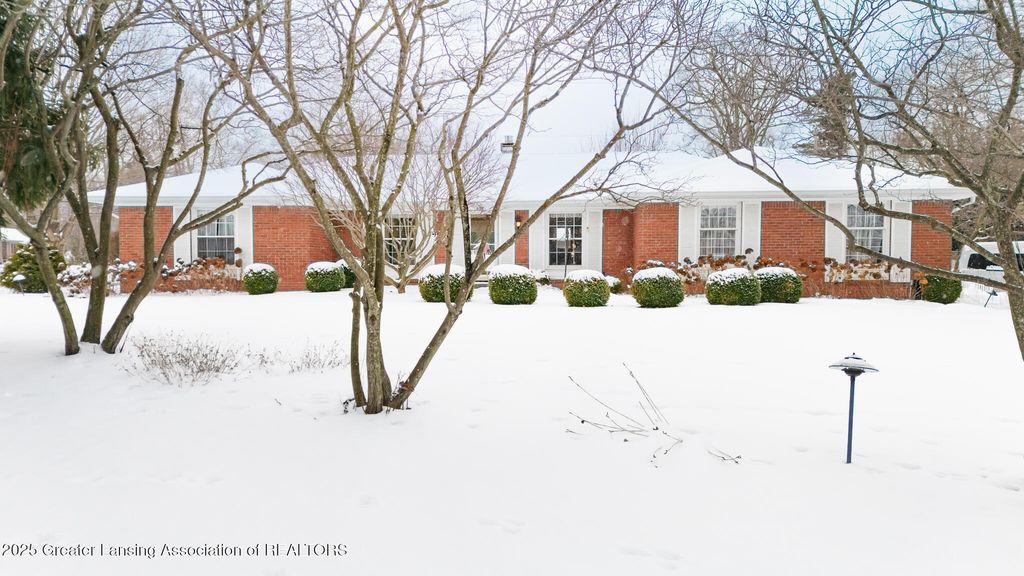 998 Walbridge Drive, East Lansing, MI 48823