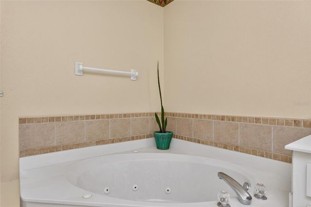 8444 DELONG AVENUE, North Port, FL 34291