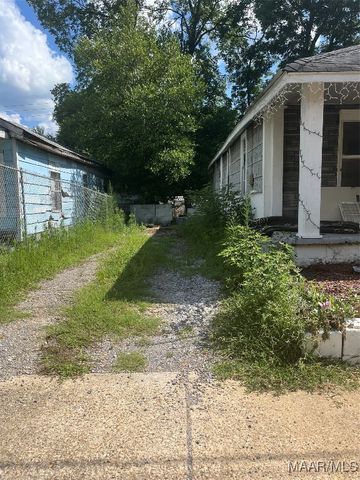 96 L L Anderson Avenue, Selma, AL 36701