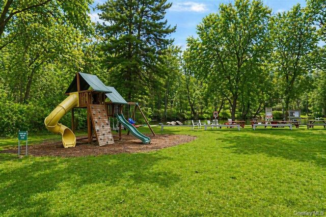 24 Carolyn Way, Somers, NY 10589