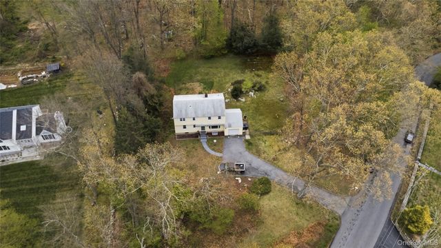 24 Carolyn Way, Somers, NY 10589