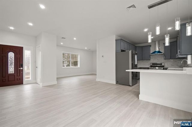 411 A Clinton Avenue, Northvale, NJ 07647