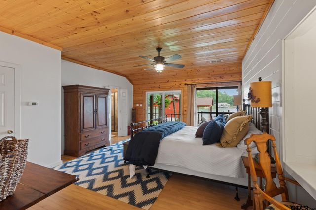 307 King Laurence Ct, Scroggins, TX 75480