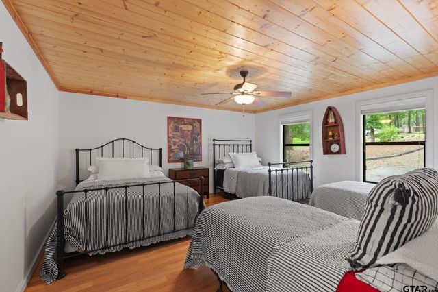 307 King Laurence Ct, Scroggins, TX 75480