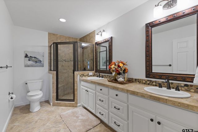 307 King Laurence Ct, Scroggins, TX 75480