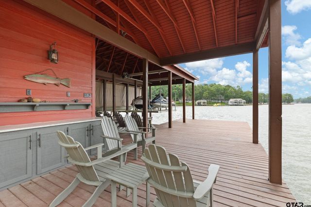 307 King Laurence Ct, Scroggins, TX 75480