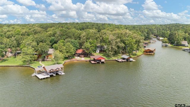 307 King Laurence Ct, Scroggins, TX 75480