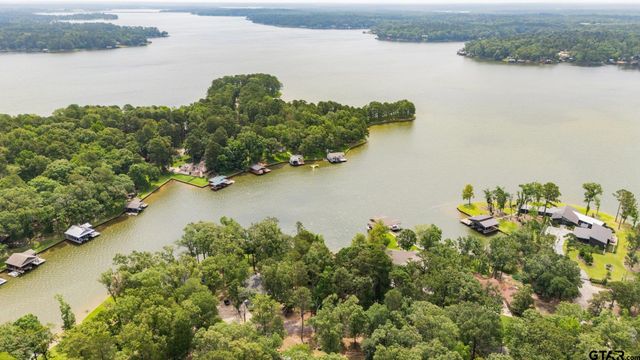 307 King Laurence Ct, Scroggins, TX 75480