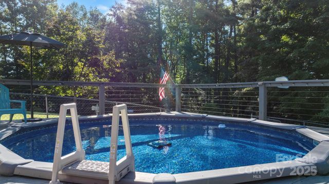 332 Fairlane Drive NE, Lenoir, NC 28645