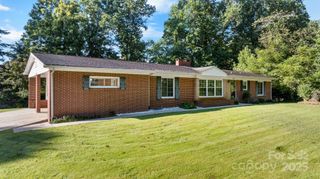 332 Fairlane Drive NE, Lenoir, NC 28645