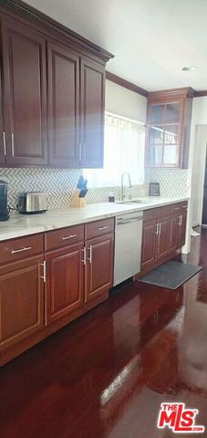 2900 W 80th Street, Inglewood, CA 90305